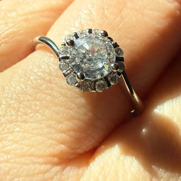 NEW! Pretty Bird Jewelry Classic Halo Solitaire Ring w/Clear Center Stone - Picture 5 of 12